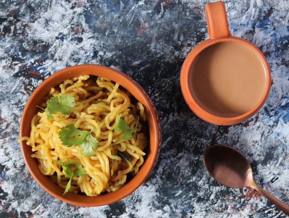 Irani Chai + Cheesy Maggi